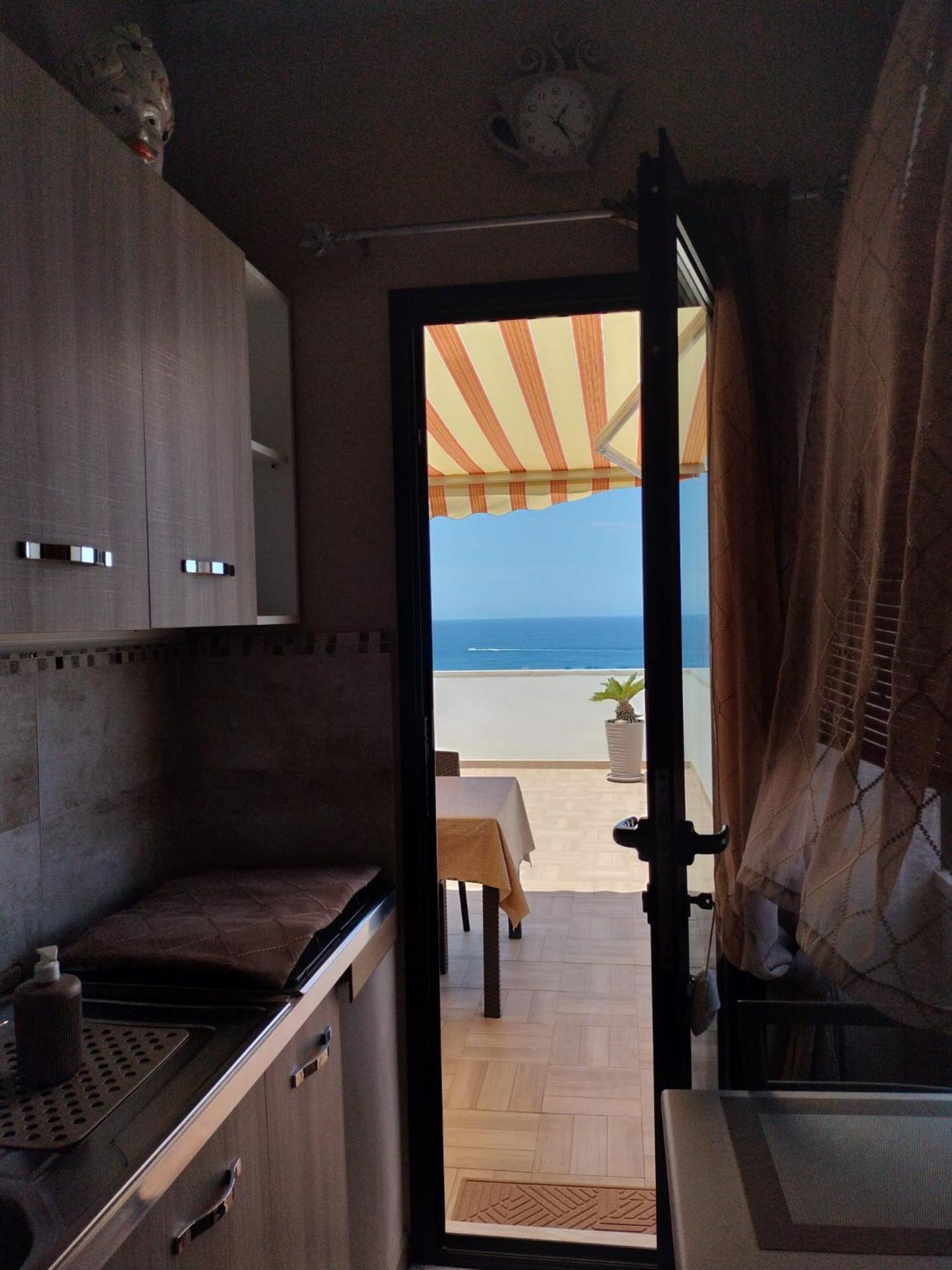 Emyteo Apartment *